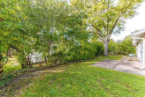 Tiny photo for 533 Cherry Lane, Glenview, IL 60025 (MLS # 12520243)