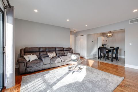 Tiny photo for 725 Limerick Lane #2D, Schaumburg, IL 60193 (MLS # 12565007)