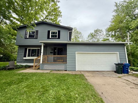 Photo of 4828 Armil Court, Davenport, IA 52806 (MLS # 12655894)