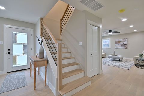 Tiny photo for 656 W Comstock Avenue, Elmhurst, IL 60126 (MLS # 12607932)