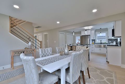 Tiny photo for 656 W Comstock Avenue, Elmhurst, IL 60126 (MLS # 12607932)