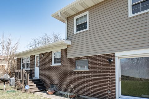 Tiny photo for 22604 Lakeshore Drive, Richton Park, IL 60471 (MLS # 12476038)