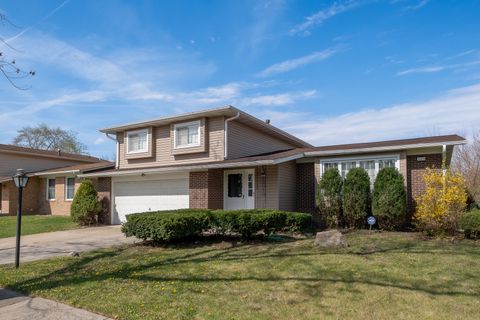 Tiny photo for 22604 Lakeshore Drive, Richton Park, IL 60471 (MLS # 12476038)