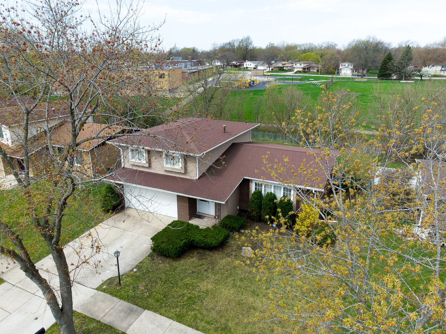 22604 Lakeshore Drive