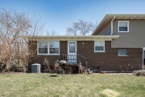 Tiny photo for 22604 Lakeshore Drive, Richton Park, IL 60471 (MLS # 12476038)