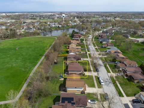 Tiny photo for 22604 Lakeshore Drive, Richton Park, IL 60471 (MLS # 12476038)