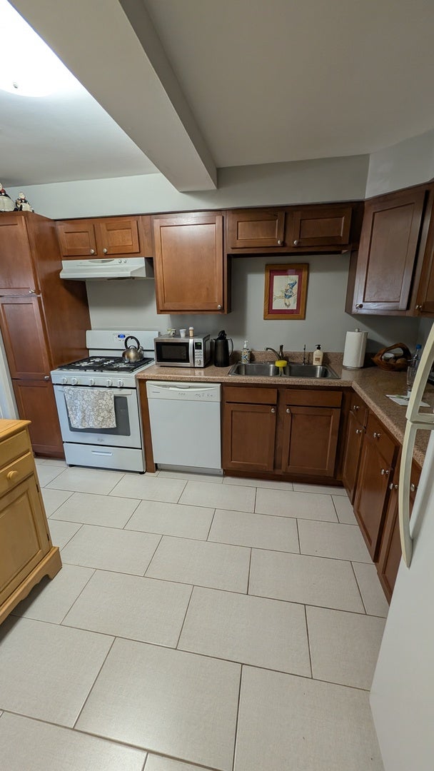 10353 DEARLOVE Road 2G