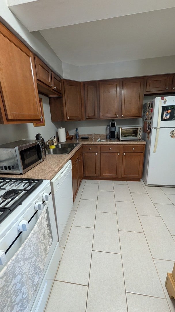 10353 DEARLOVE Road 2G