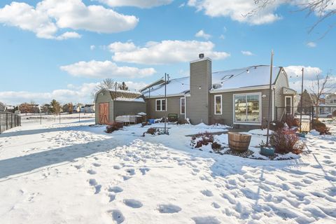 Tiny photo for 11 Baldwin Court, Lake In The Hills, IL 60156 (MLS # 12532957)