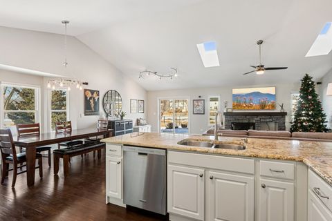 Tiny photo for 11 Baldwin Court, Lake In The Hills, IL 60156 (MLS # 12532957)