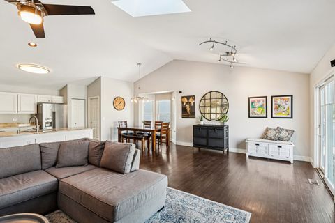 Tiny photo for 11 Baldwin Court, Lake In The Hills, IL 60156 (MLS # 12532957)