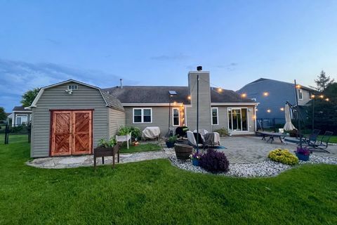 Tiny photo for 11 Baldwin Court, Lake In The Hills, IL 60156 (MLS # 12532957)