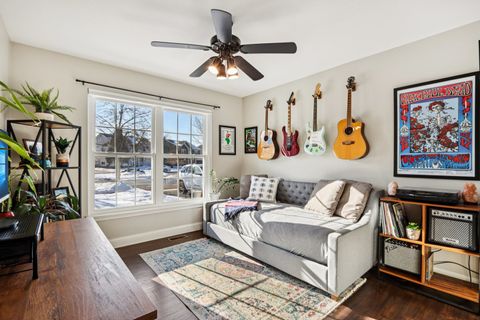 Tiny photo for 11 Baldwin Court, Lake In The Hills, IL 60156 (MLS # 12532957)