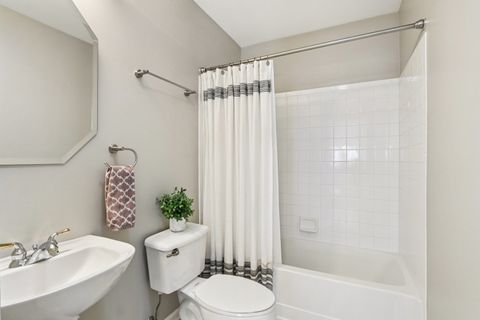 Tiny photo for 11 Baldwin Court, Lake In The Hills, IL 60156 (MLS # 12532957)