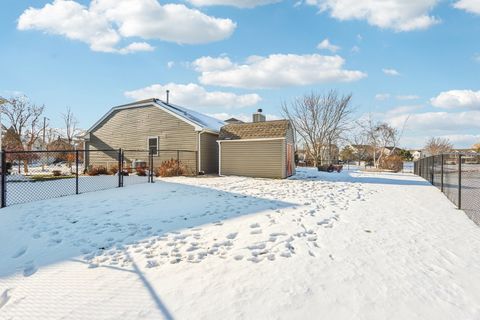 Tiny photo for 11 Baldwin Court, Lake In The Hills, IL 60156 (MLS # 12532957)