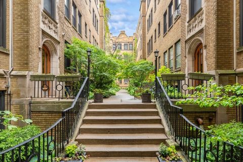 636 W Waveland Avenue 1C Chicago IL 60613