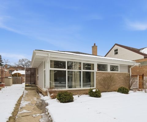 7531 N Karlov Avenue, Skokie, IL 60076 - #: 12538735