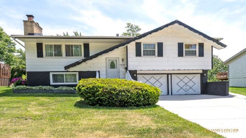 Photo of 1425 Concord Lane, Schaumburg, IL 60193 (MLS # 12664342)