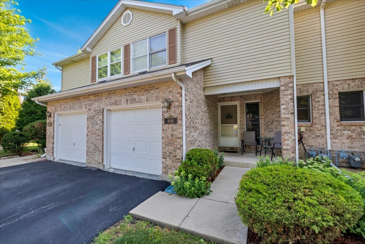 446 S Wenbriar Square