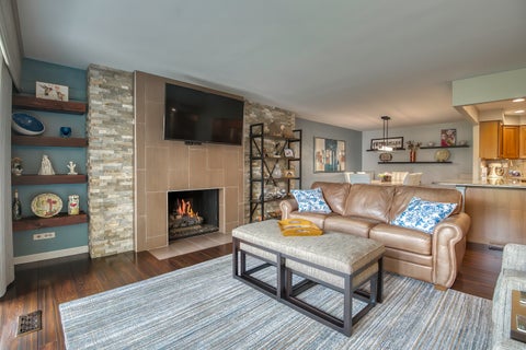 Tiny photo for 2 Oak Brook Club Drive #C103, Oak Brook, IL 60523 (MLS # 12629698)
