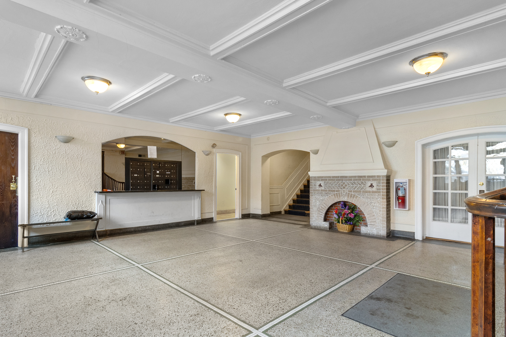 1127 W FARWELL Avenue 105