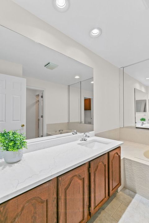 Tiny photo for 1625 Clayton Court, Arlington Heights, IL 60004 (MLS # 12623068)