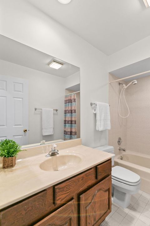 Tiny photo for 1625 Clayton Court, Arlington Heights, IL 60004 (MLS # 12623068)