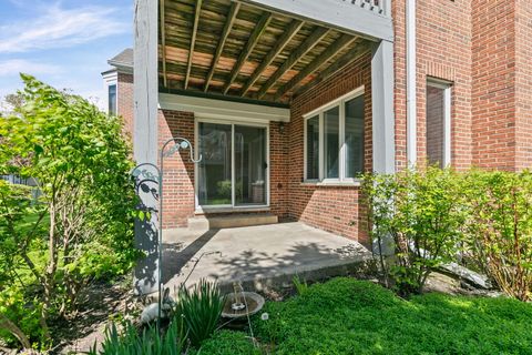 Tiny photo for 1625 Clayton Court, Arlington Heights, IL 60004 (MLS # 12623068)