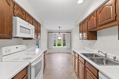 Tiny photo for 1625 Clayton Court, Arlington Heights, IL 60004 (MLS # 12623068)