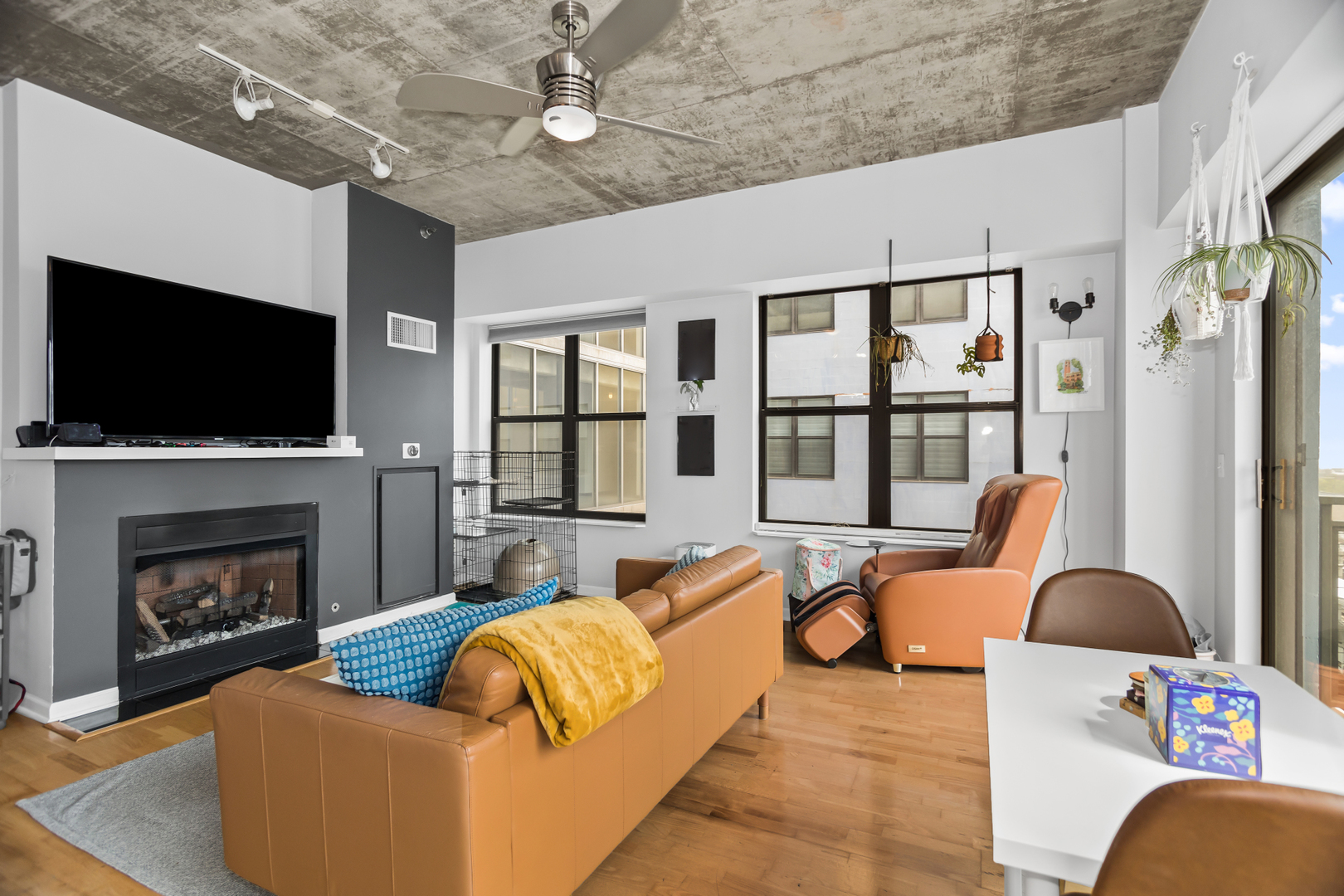 1122 W Catalpa Avenue 706