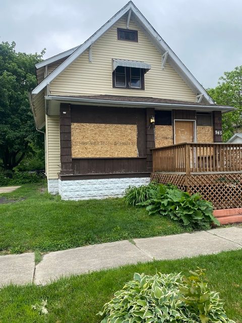 Tiny photo for 945 E Hickory Street, Kankakee, IL 60901 (MLS # 12416430)