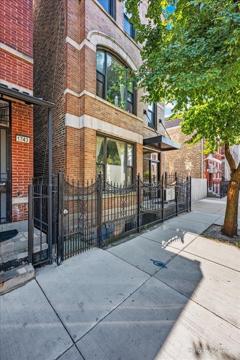 Photo of 1745 W 18th Place #1R, Chicago, IL 60608 (MLS # 12795178)