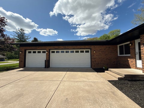 Tiny photo for 4065 Pinebrook Lane, Bettendorf, IA 52722 (MLS # 12748132)