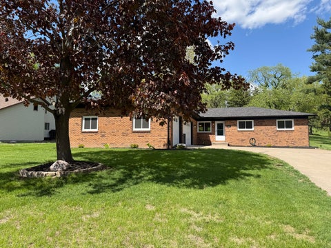 Photo of 4065 Pinebrook Lane, Bettendorf, IA 52722 (MLS # 12748132)