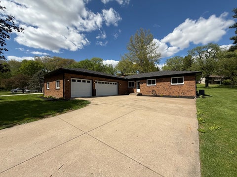 Tiny photo for 4065 Pinebrook Lane, Bettendorf, IA 52722 (MLS # 12748132)