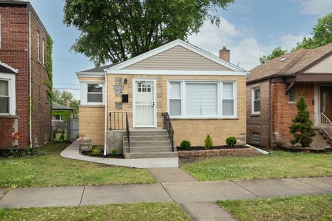 Photo of 10338 S Vernon Avenue, Chicago, IL 60628 (MLS # 12671394)