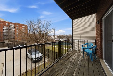 Tiny photo for 25 N Menard Avenue #2S, Chicago, IL 60644 (MLS # 12631271)