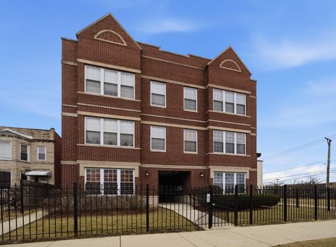 Tiny photo for 25 N Menard Avenue #2S, Chicago, IL 60644 (MLS # 12631271)