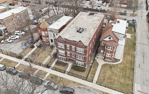 Tiny photo for 25 N Menard Avenue #2S, Chicago, IL 60644 (MLS # 12631271)
