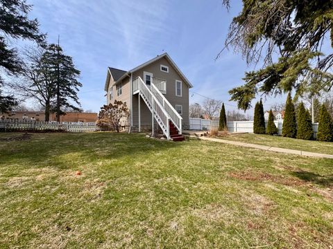 Tiny photo for 706 S Hennepin Avenue, Dixon, IL 61021 (MLS # 12604554)