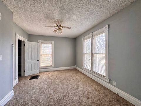 Tiny photo for 706 S Hennepin Avenue, Dixon, IL 61021 (MLS # 12604554)