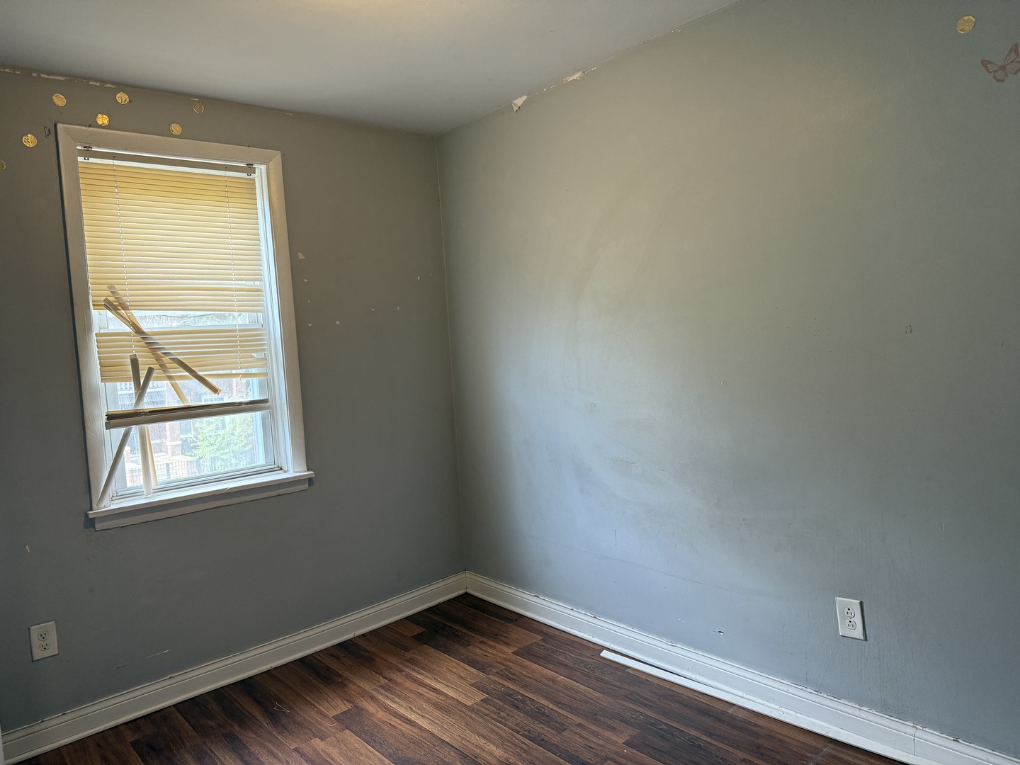 7407 S Kenwood Avenue