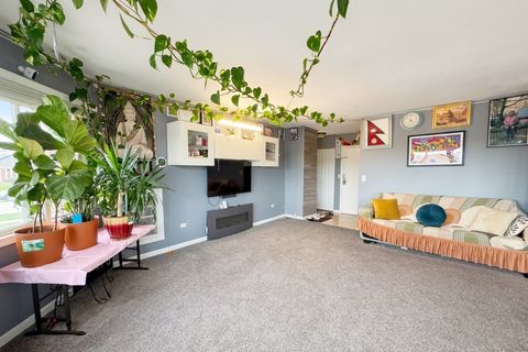 Tiny photo for 5500 Lincoln Avenue #510-E, Morton Grove, IL 60053 (MLS # 12615444)
