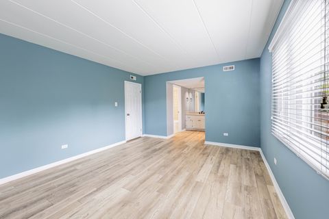 Tiny photo for 10330 Mayfield Avenue #2N, Oak Lawn, IL 60453 (MLS # 12516972)