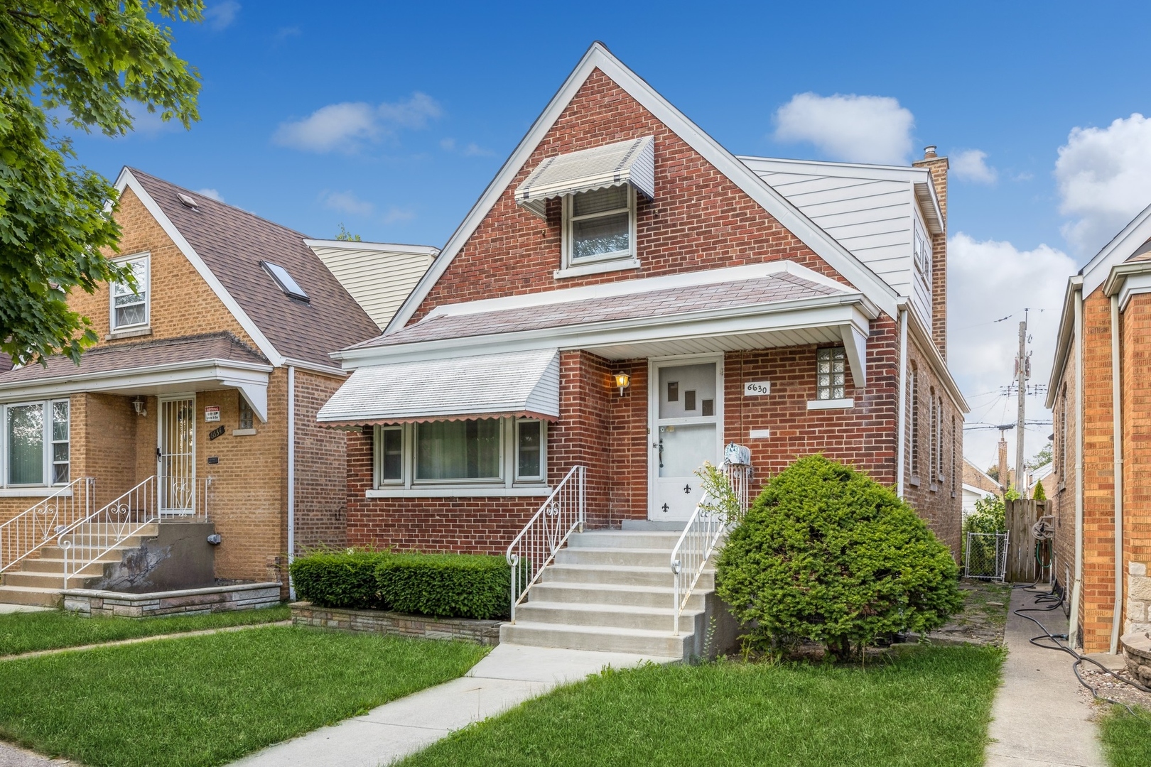 View Chicago, IL 60629 house