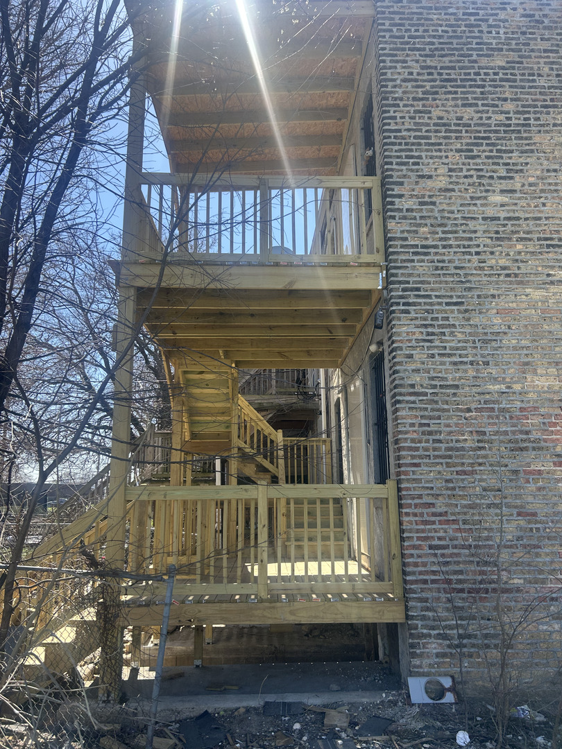 209 N La Crosse Avenue