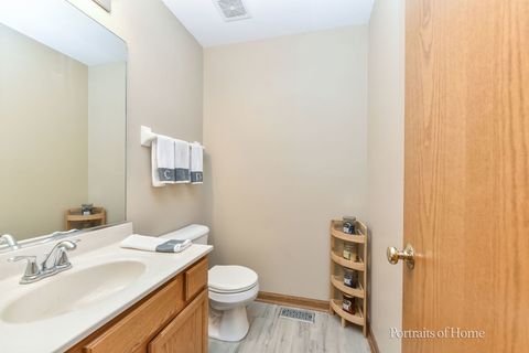 Tiny photo for 2420 Glenford Drive, Aurora, IL 60502 (MLS # 12491796)