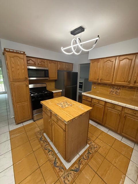 Tiny photo for 942 E 168th Street, South Holland, IL 60473 (MLS # 12757937)