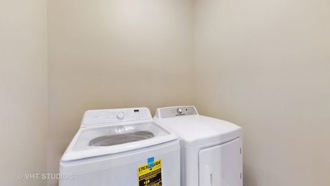 Tiny photo for 554 E Jackson Street, Joliet, IL 60432 (MLS # 12372507)