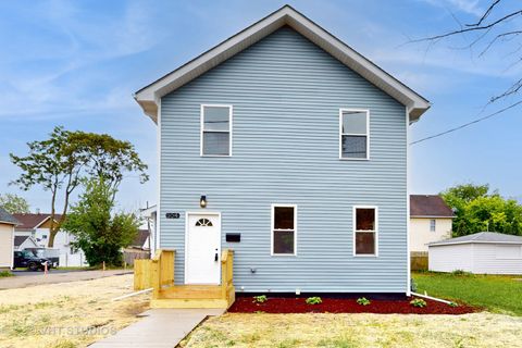 Tiny photo for 554 E Jackson Street, Joliet, IL 60432 (MLS # 12372507)